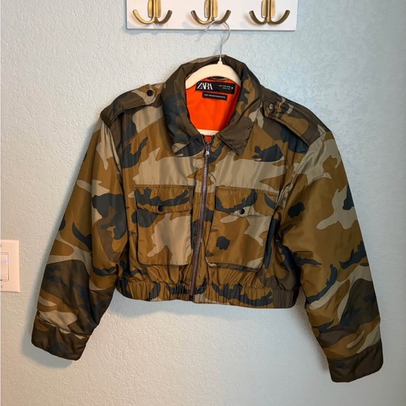 Zara Jackets & Blazers - ZARA Cropped Camo Utility Jacket – Orange Lining – Size